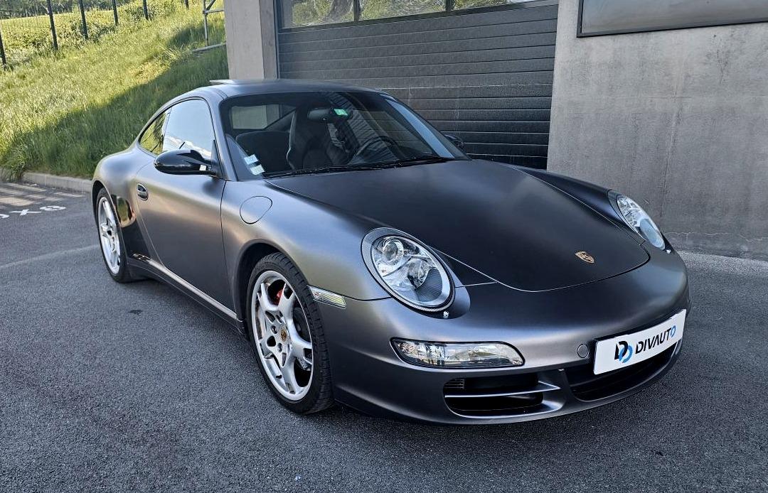 PORSCHE 911