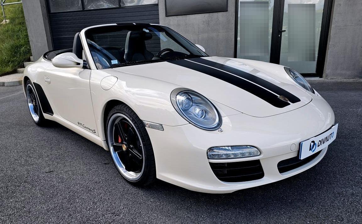 PORSCHE 911