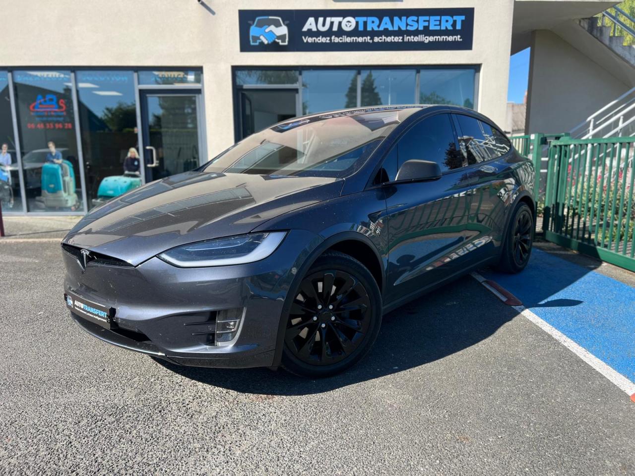 TESLA MODEL X 75D  525CH - STANDARD