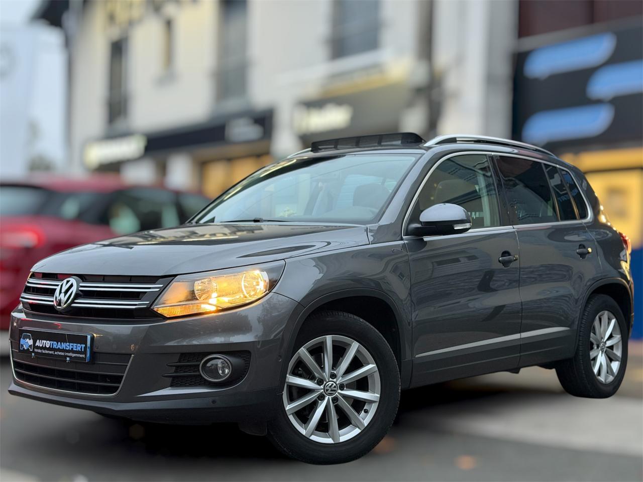 VOLKSWAGEN TIGUAN