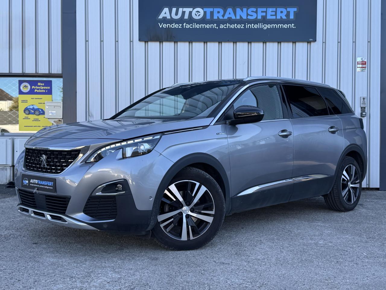 PEUGEOT 5008