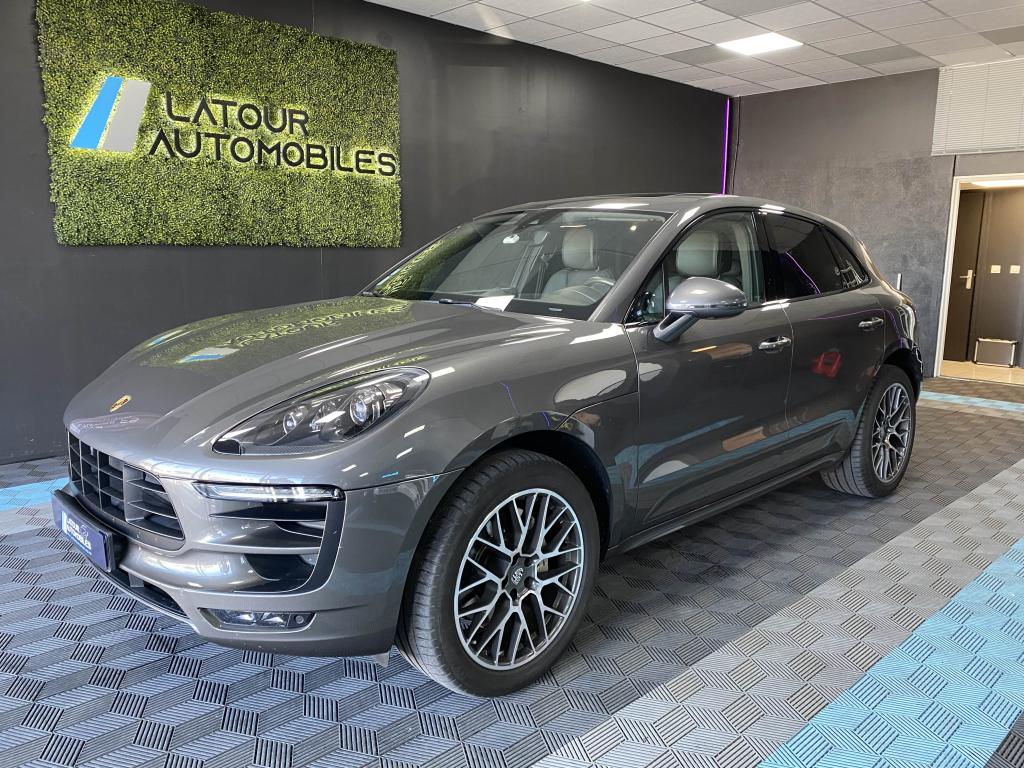 PORSCHE MACAN