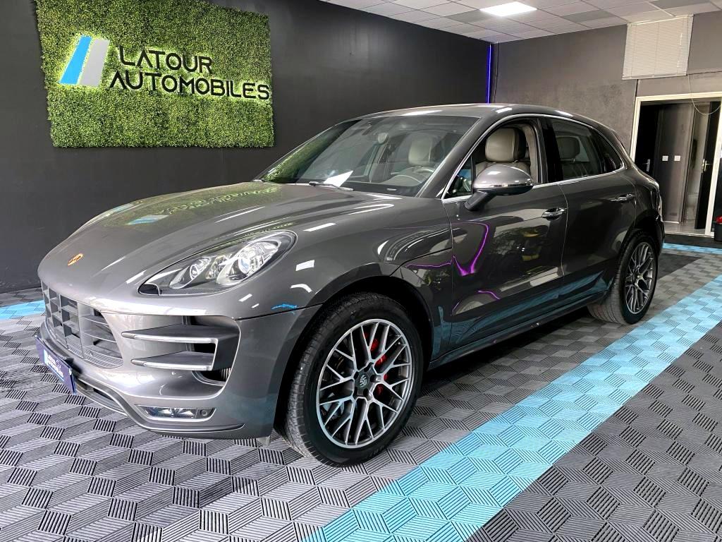 PORSCHE MACAN
