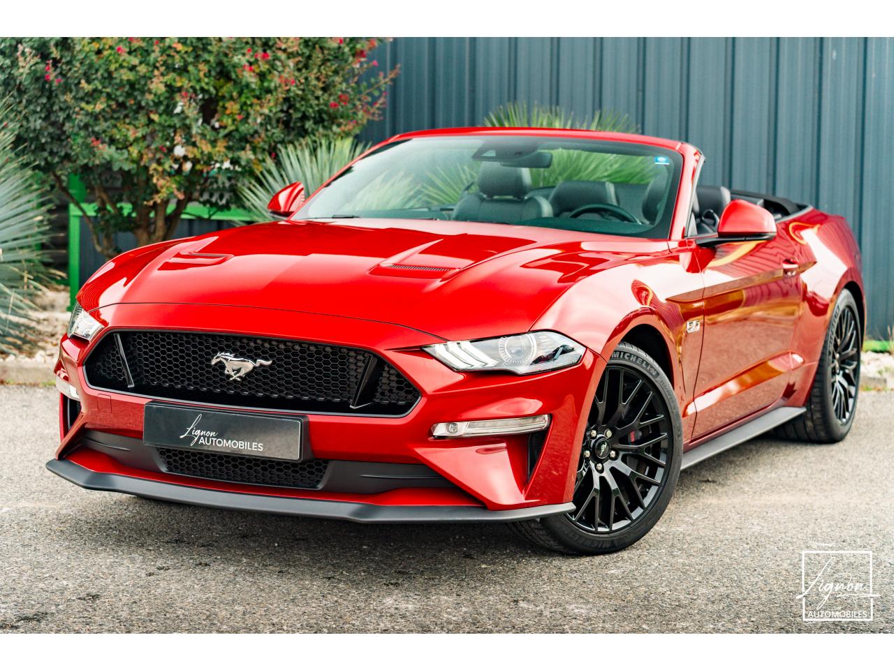 FORD MUSTANG
