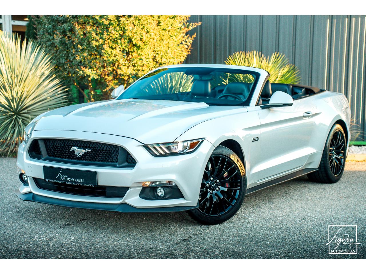 FORD MUSTANG