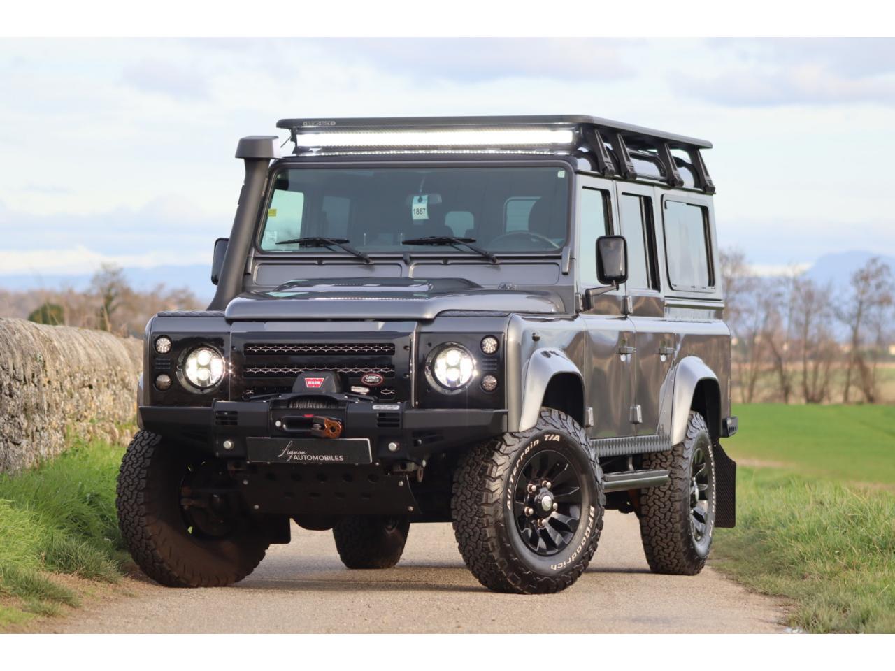 LAND ROVER DEFENDER