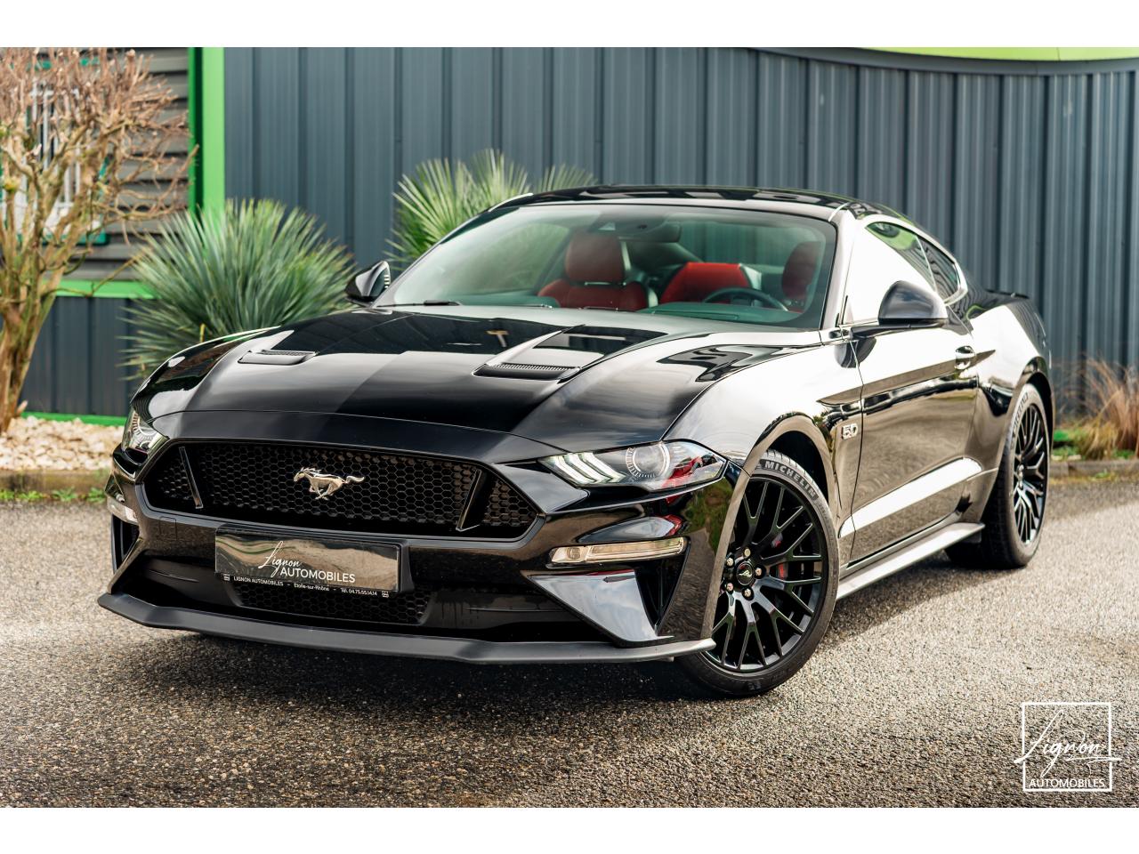 FORD MUSTANG