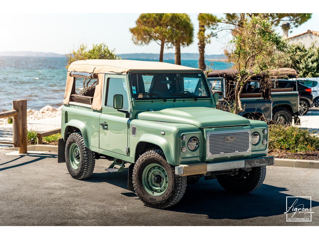 LAND ROVER DEFENDER 90 TD4 2.2 Soft Top \'Grasmere Green\'