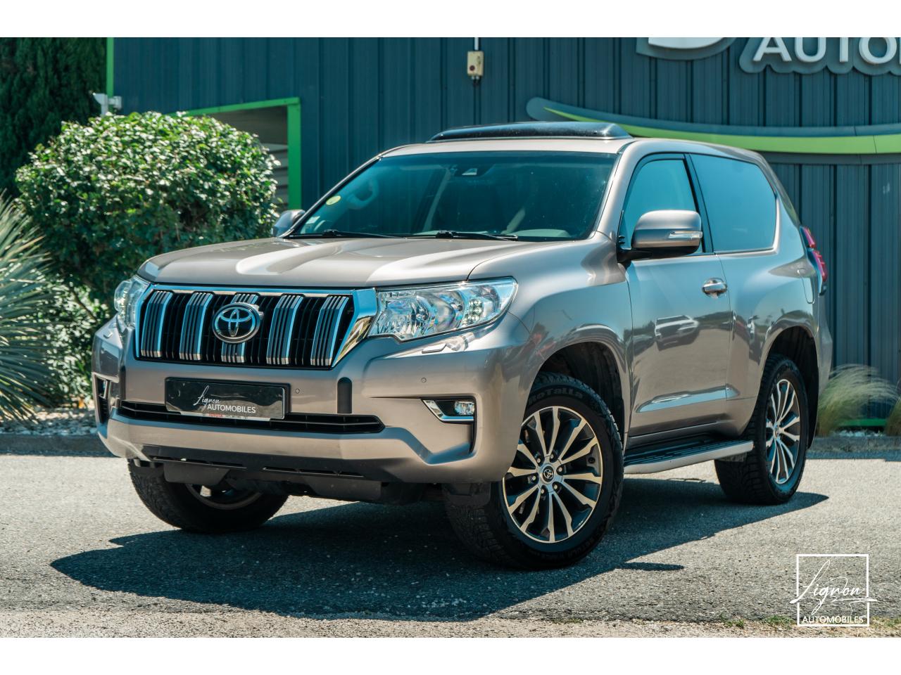 TOYOTA LAND CRUISER 2.8 177 D-4D 5 places Lounge - à partir de 672 ?