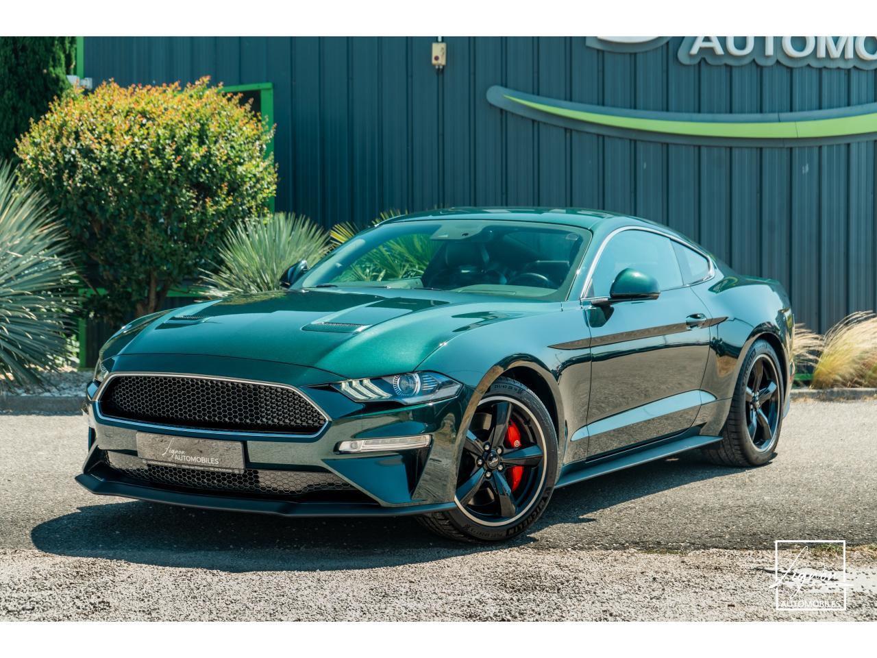 FORD MUSTANG