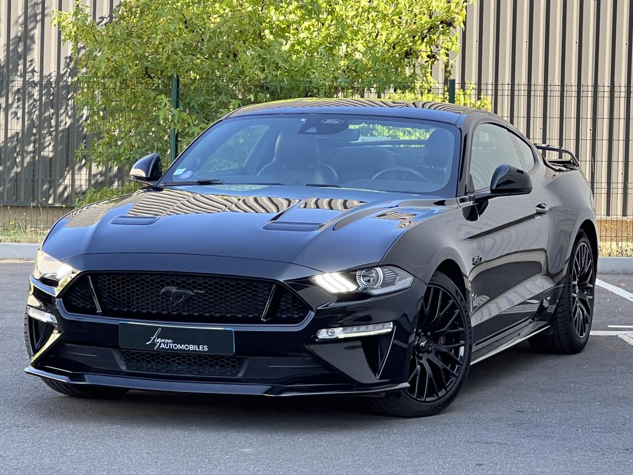 FORD MUSTANG