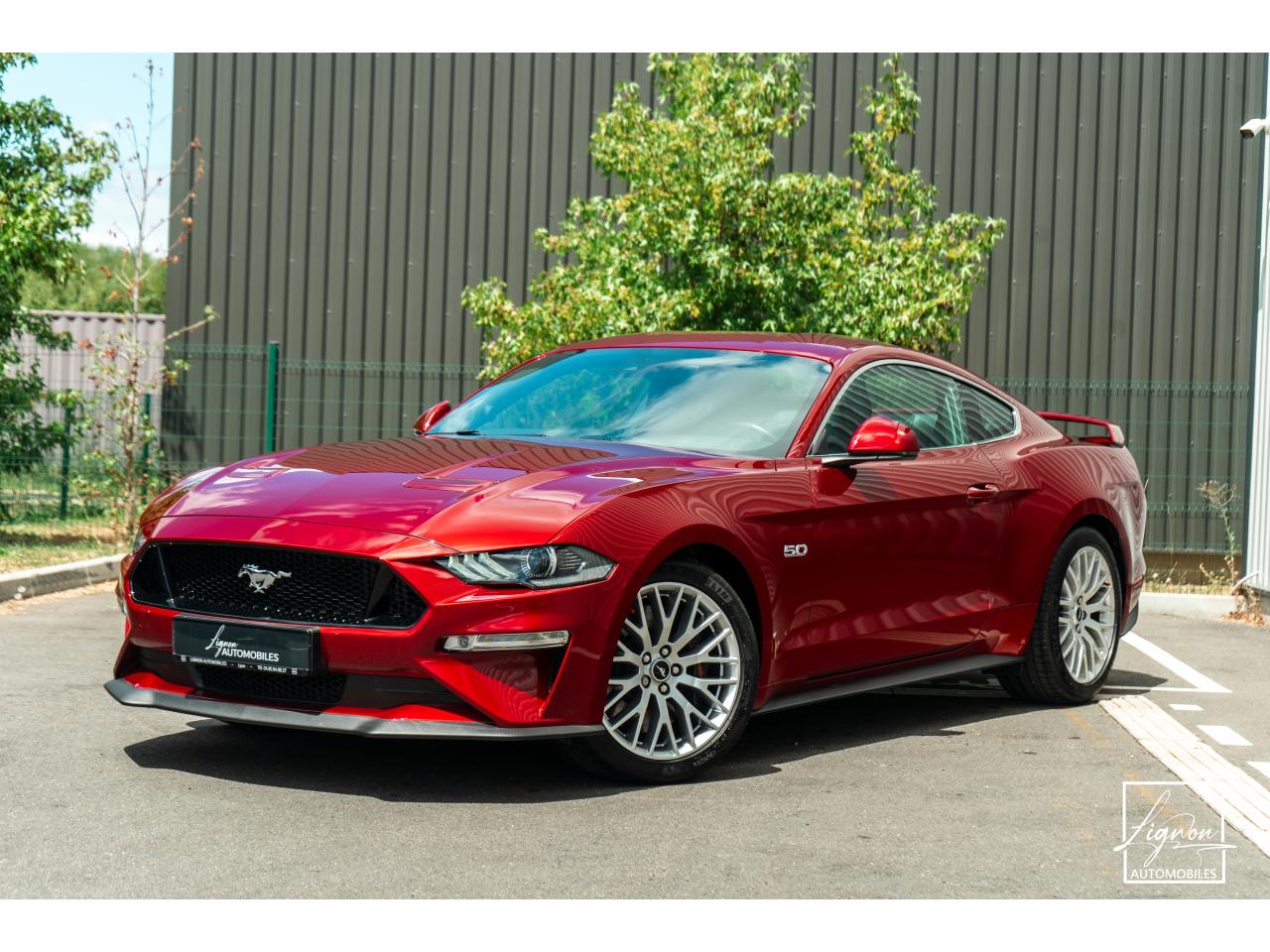 FORD MUSTANG