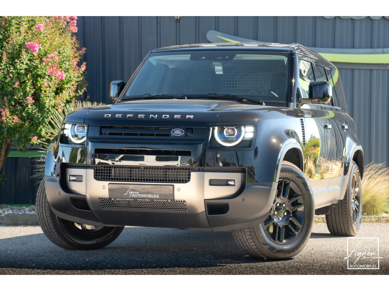 LAND ROVER DEFENDER