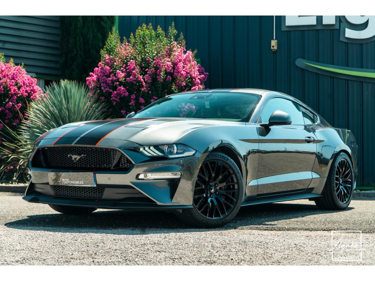 FORD MUSTANG