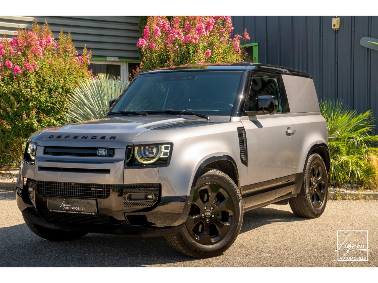 LAND ROVER DEFENDER