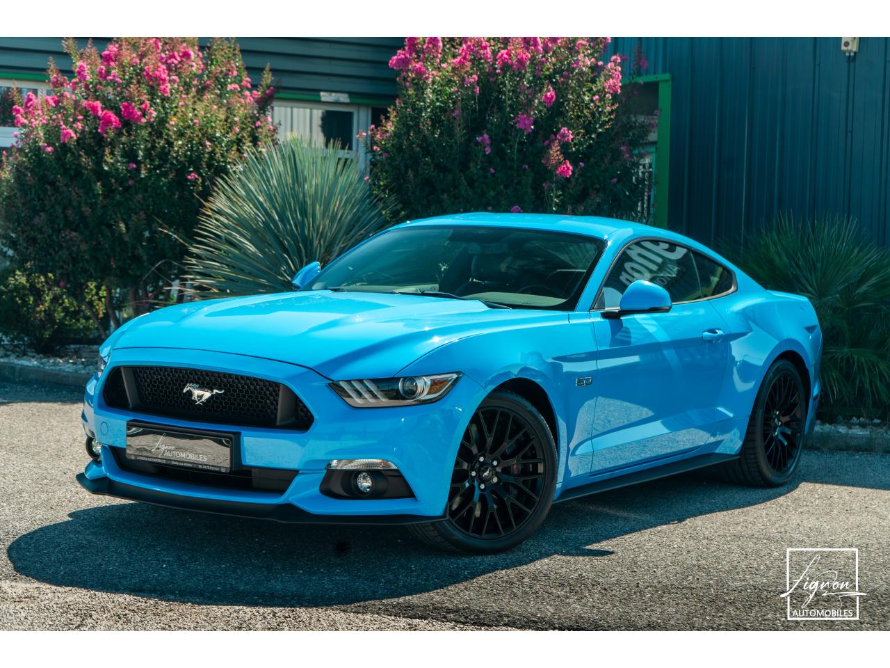 FORD MUSTANG