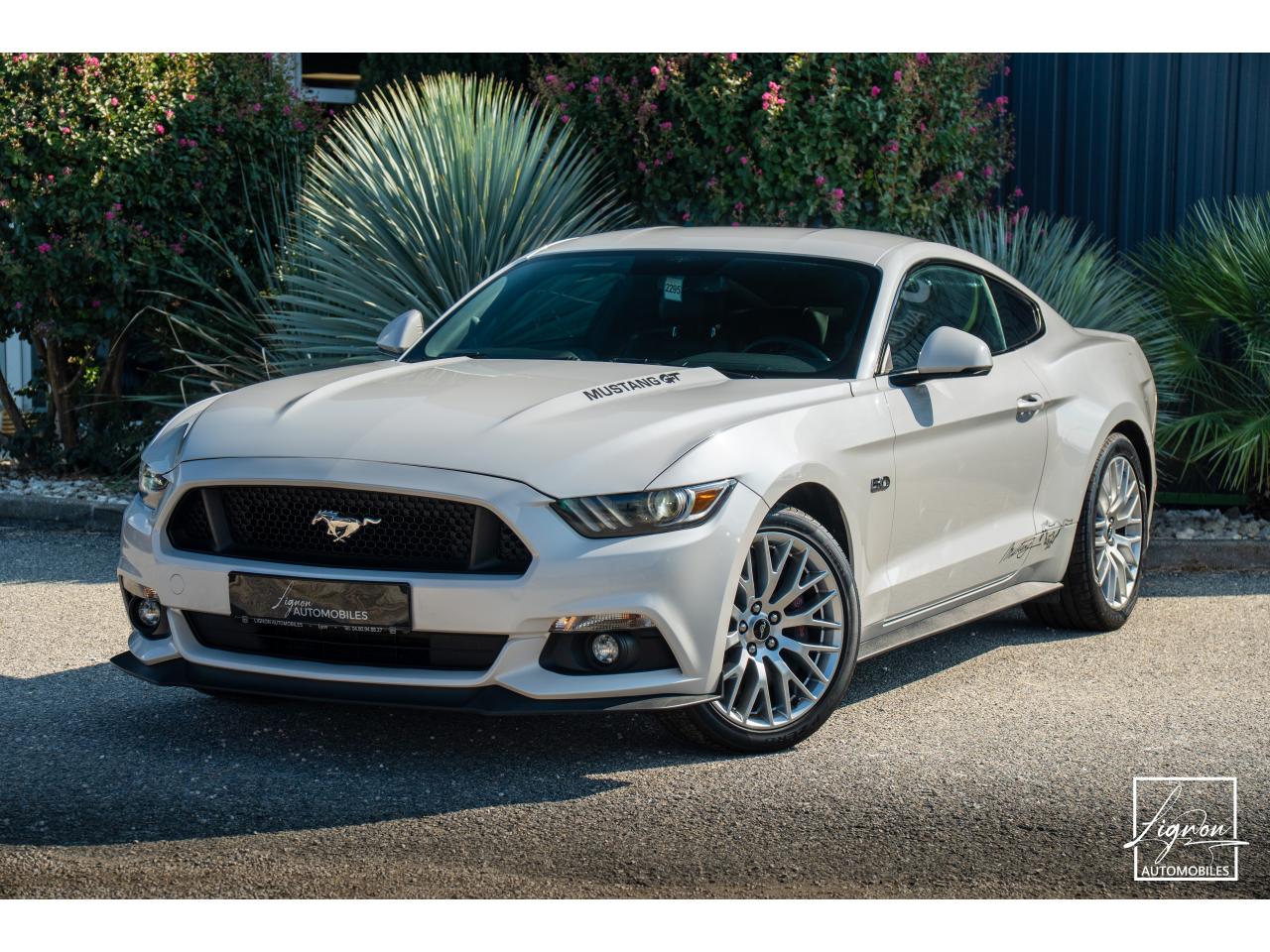 FORD MUSTANG