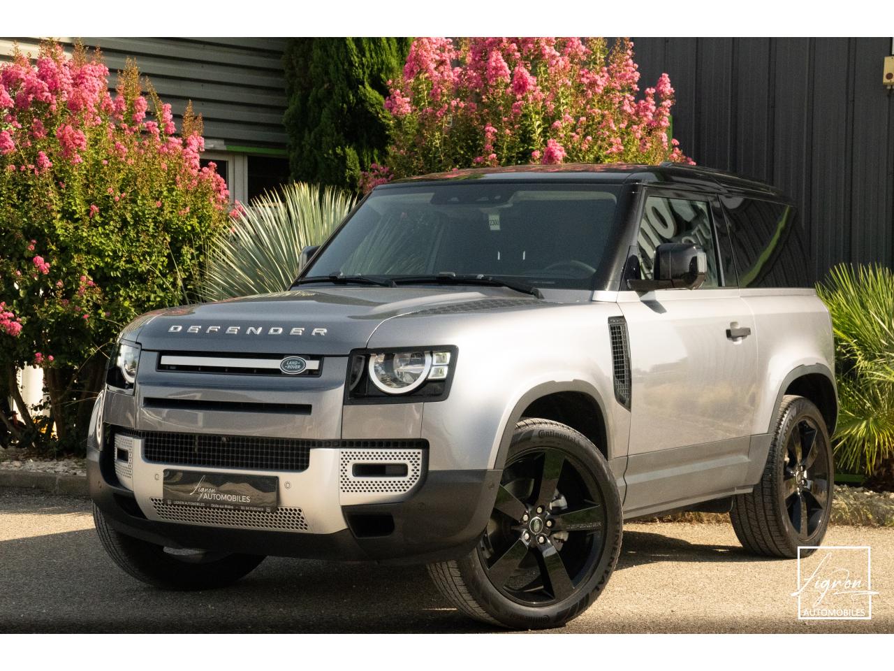 LAND ROVER DEFENDER 90 3.0 D200 MHEV - BVA  Hard Top 3 Places - à partir de 445 euros