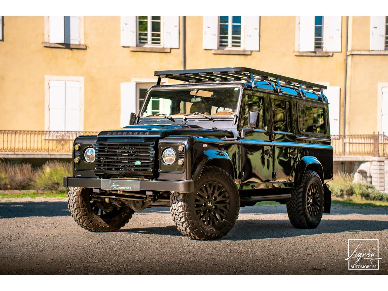 LAND ROVER DEFENDER