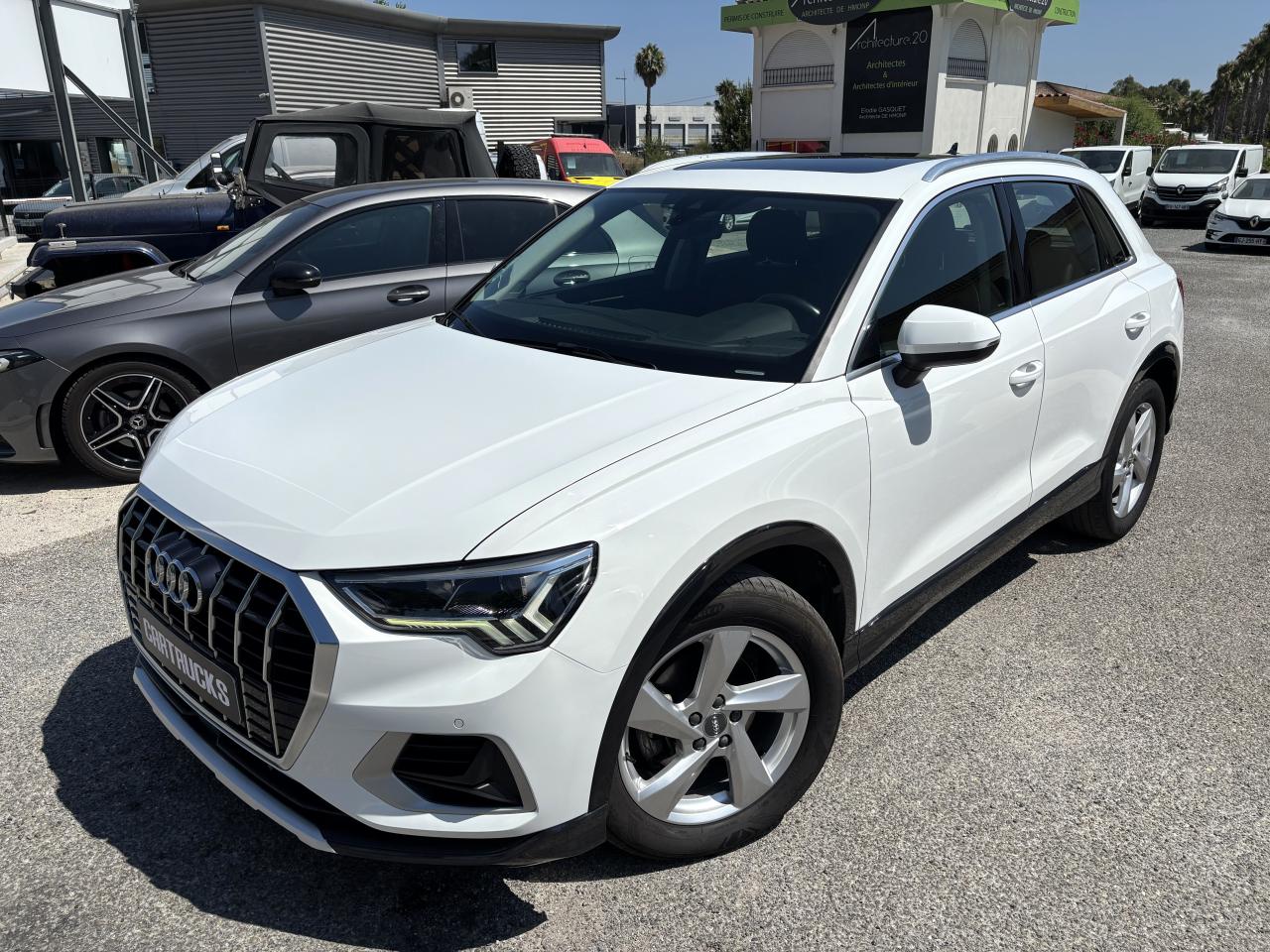 AUDI Q3
