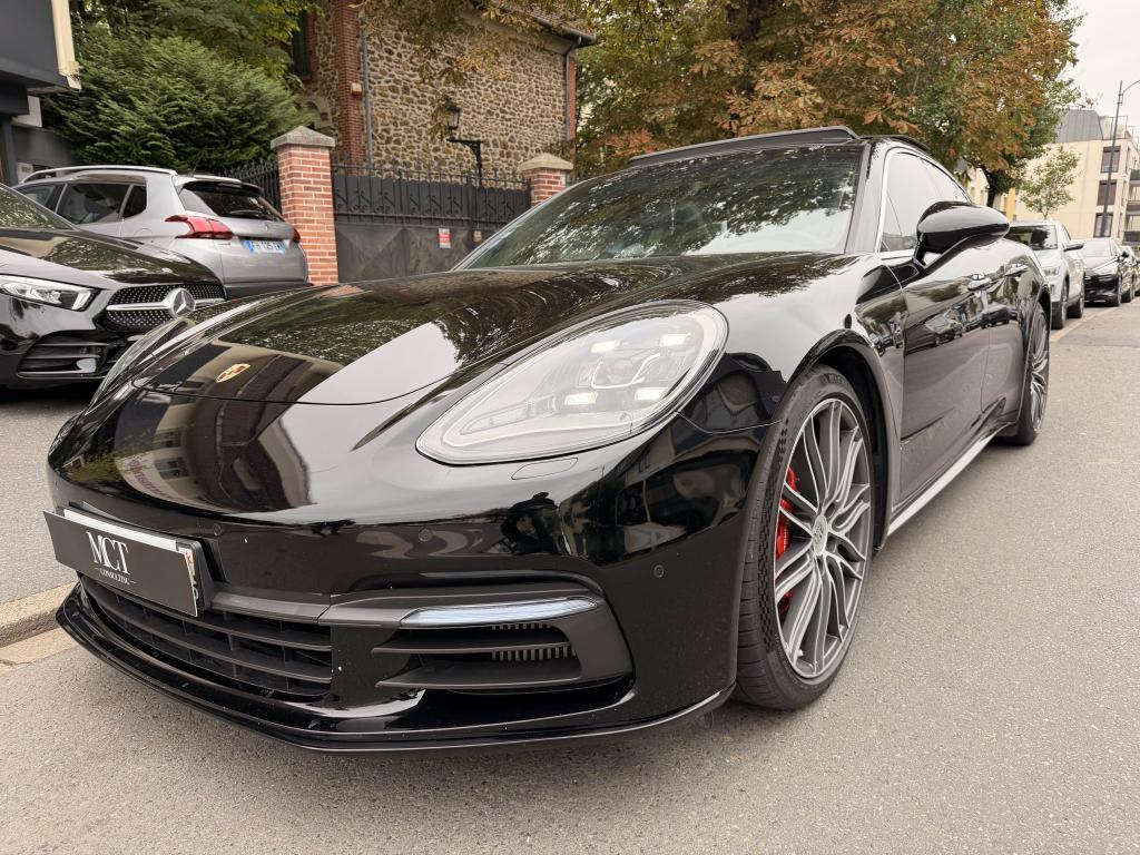 PORSCHE PANAMERA