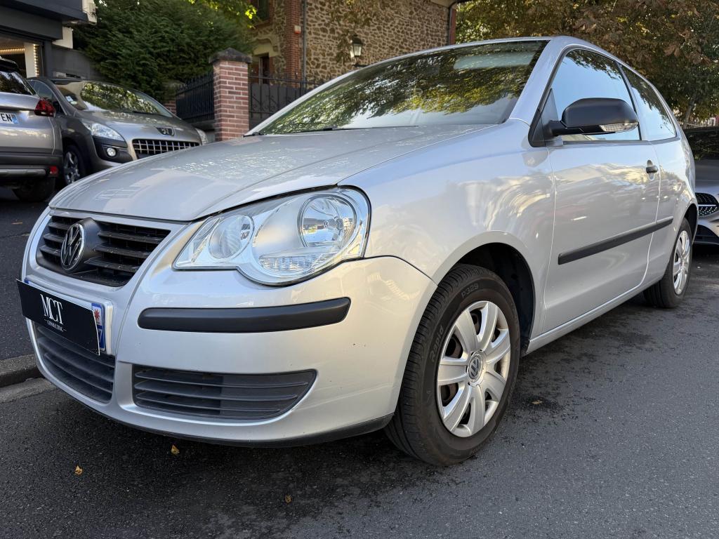 VOLKSWAGEN POLO