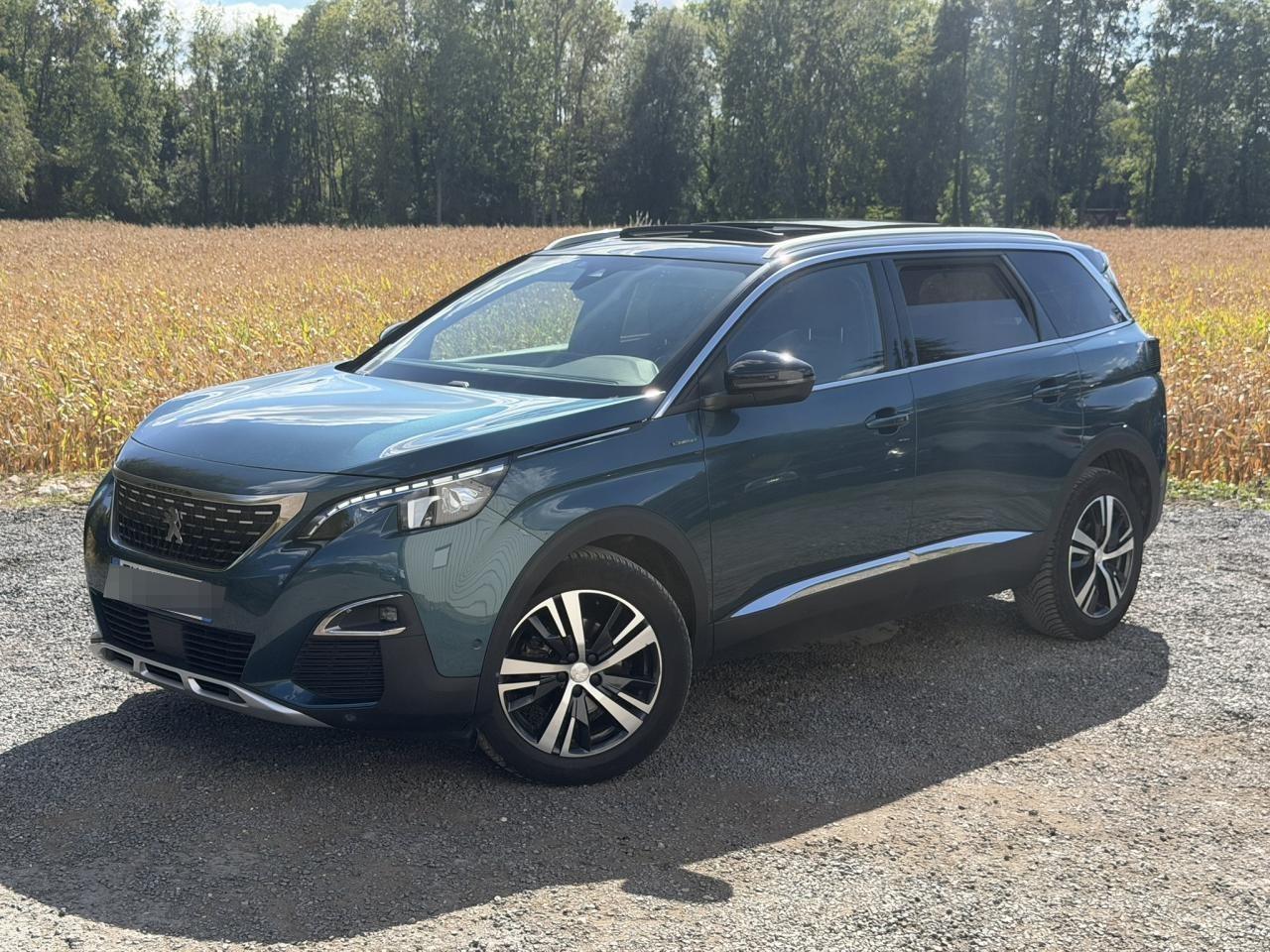 PEUGEOT 5008