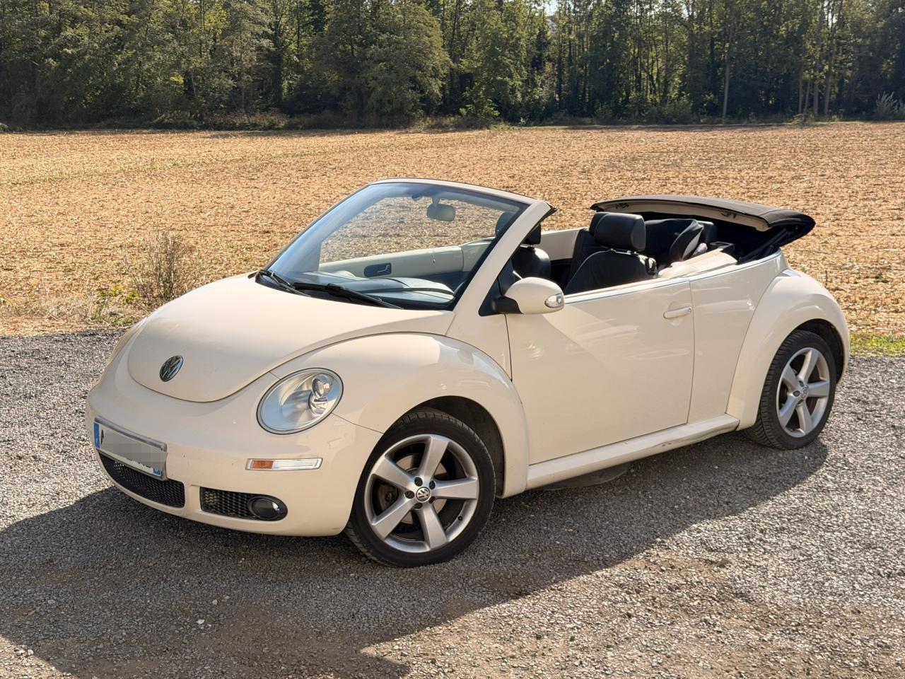 VOLKSWAGEN NEW BEETLE
