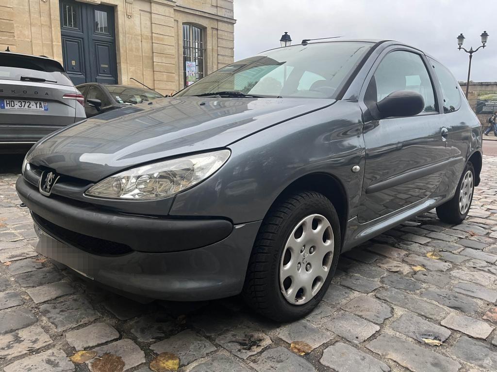 PEUGEOT 206