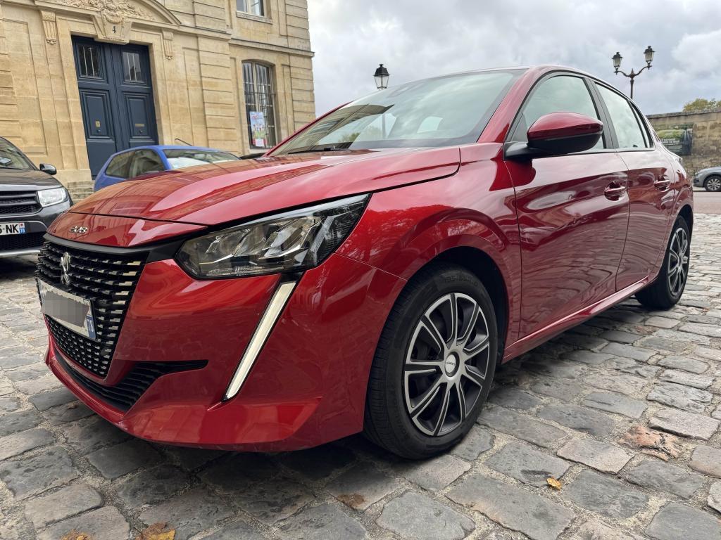 PEUGEOT 208