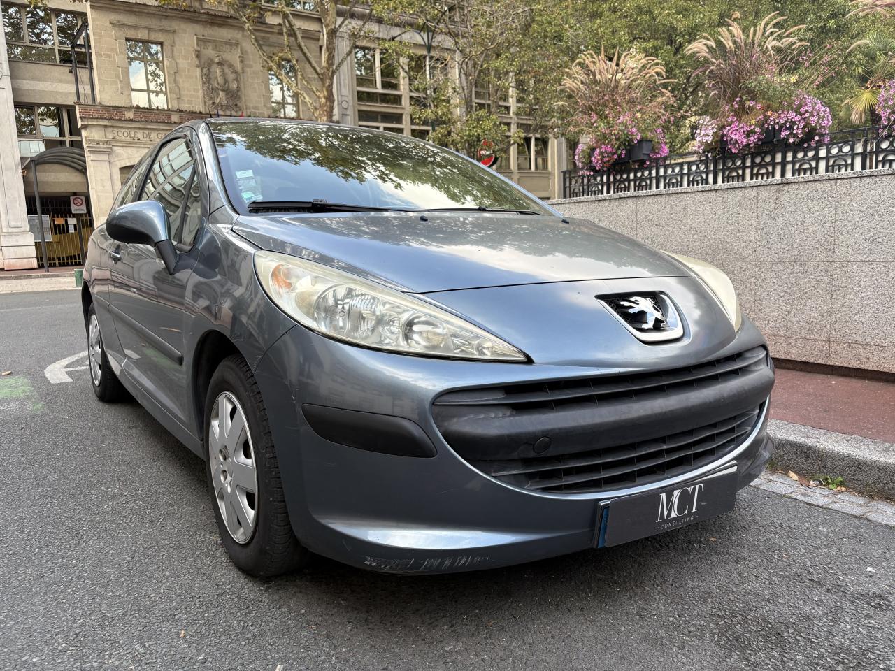 PEUGEOT 207