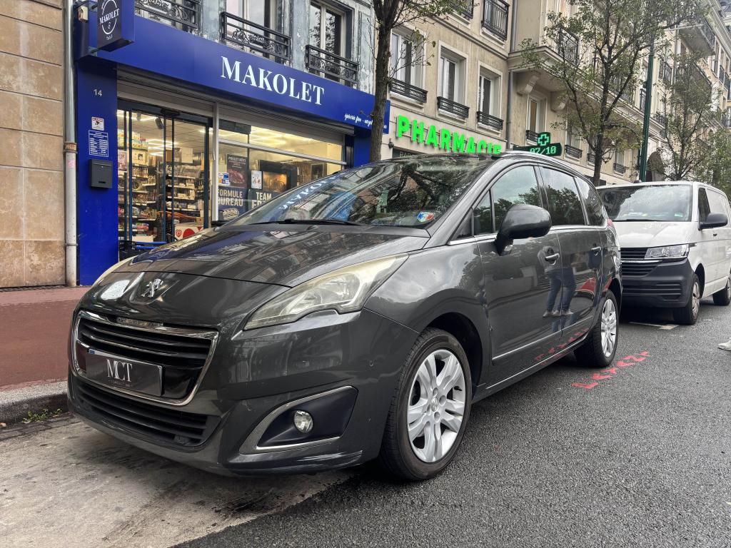PEUGEOT 5008