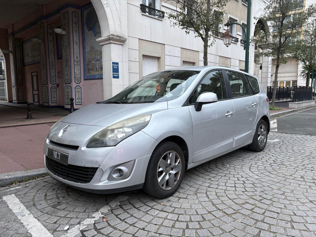 RENAULT SCENIC
