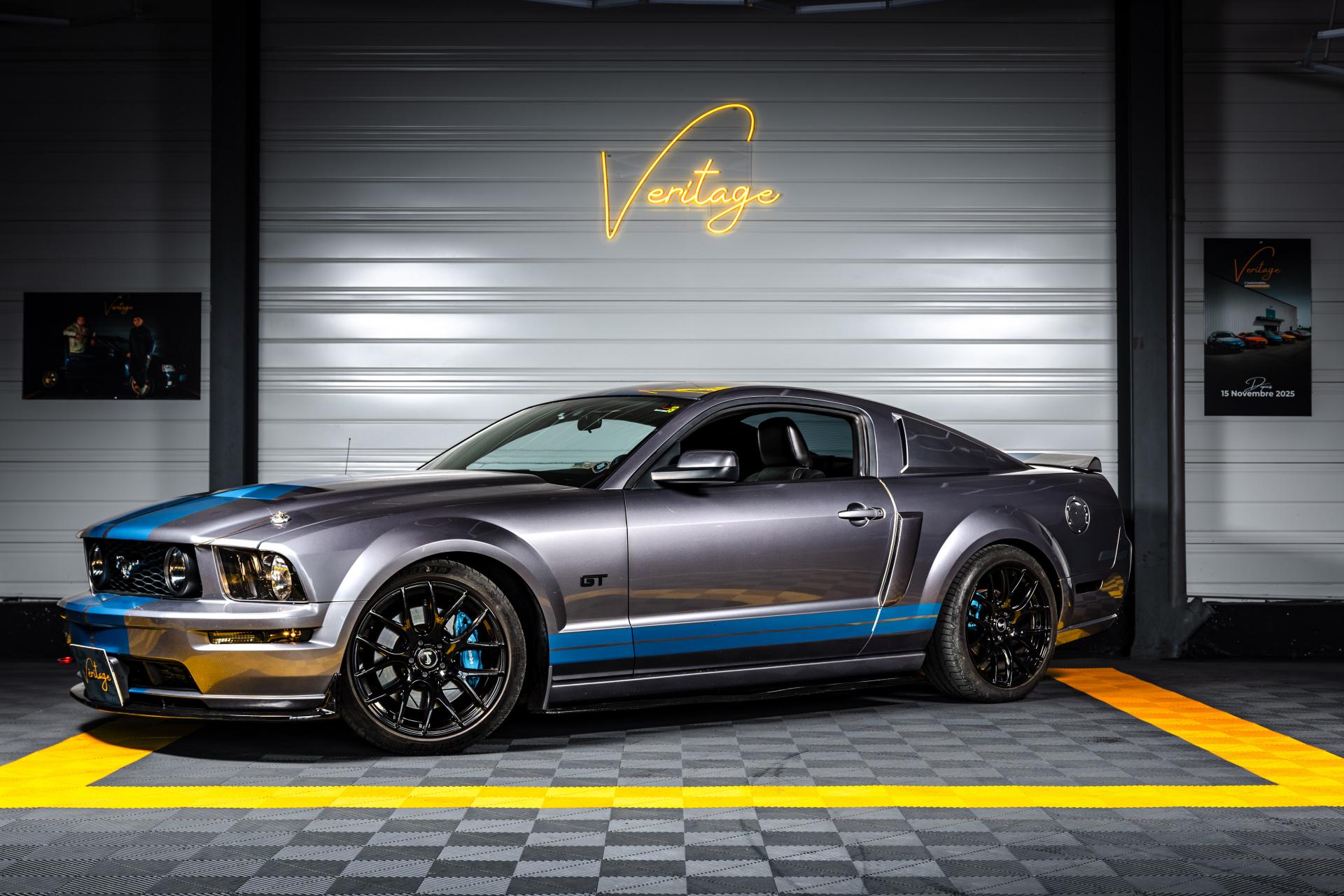 FORD MUSTANG