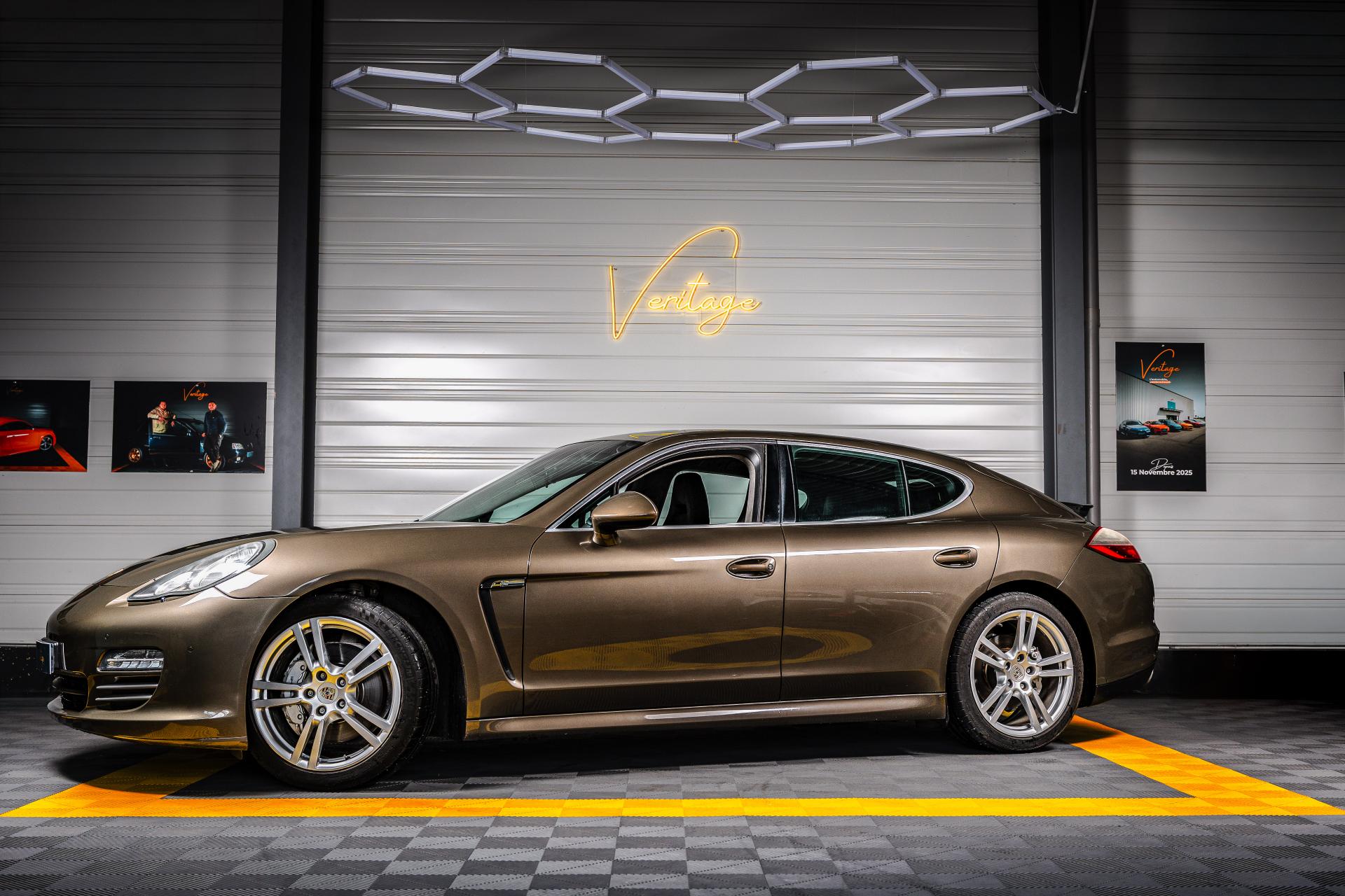 PORSCHE PANAMERA