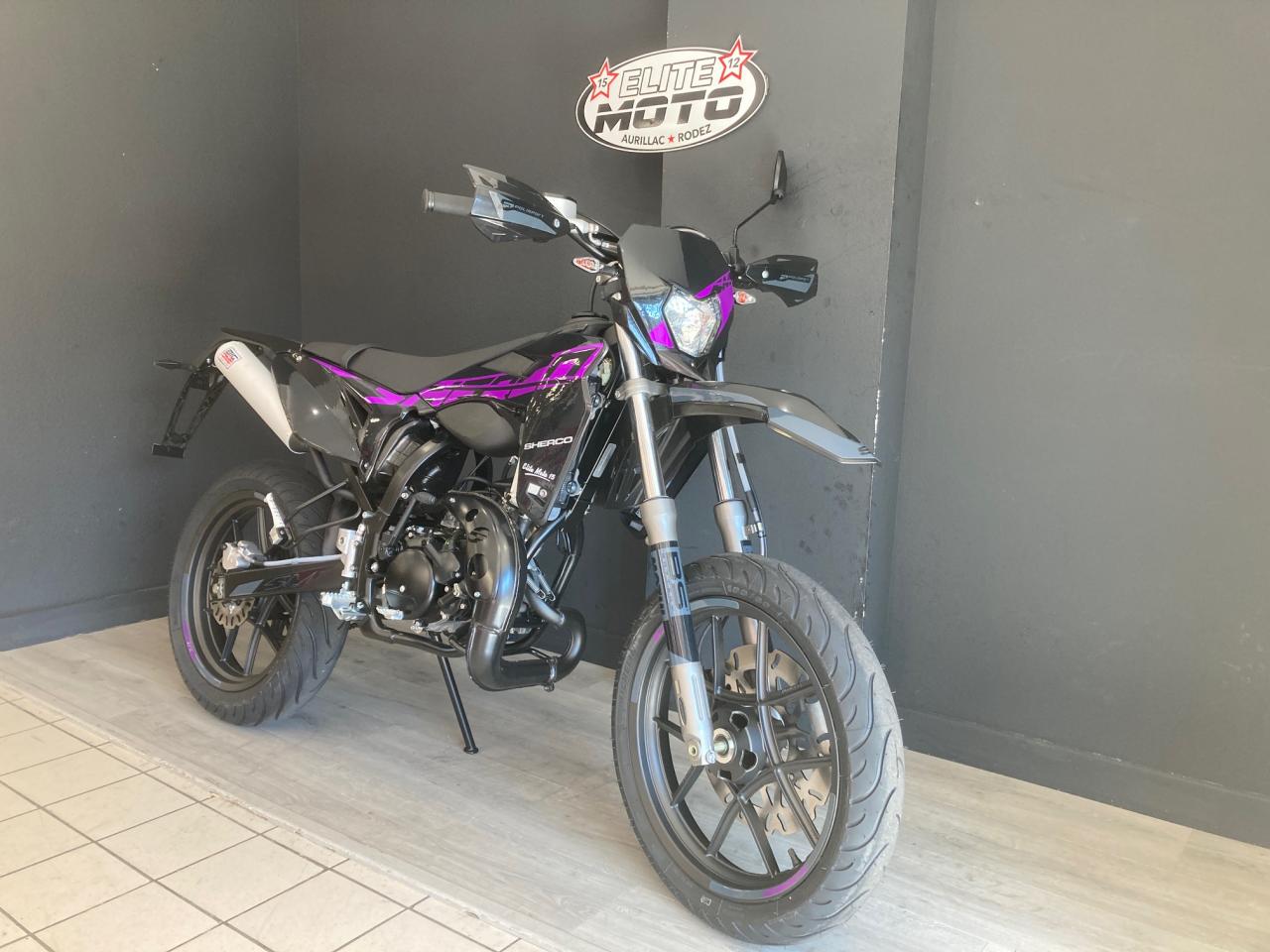 Thumbnail 3