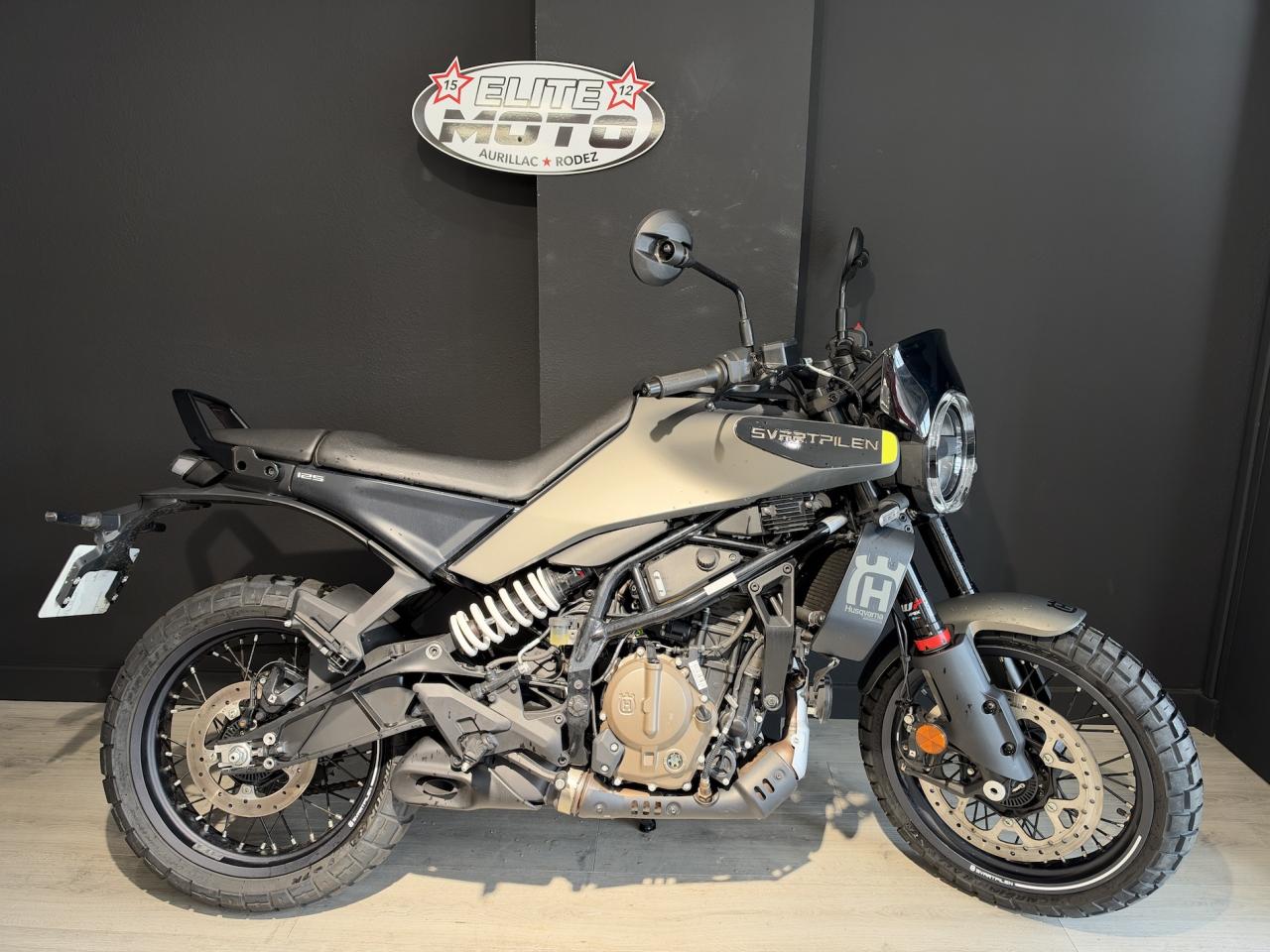 HUSQVARNA 125 SVARTPILEN