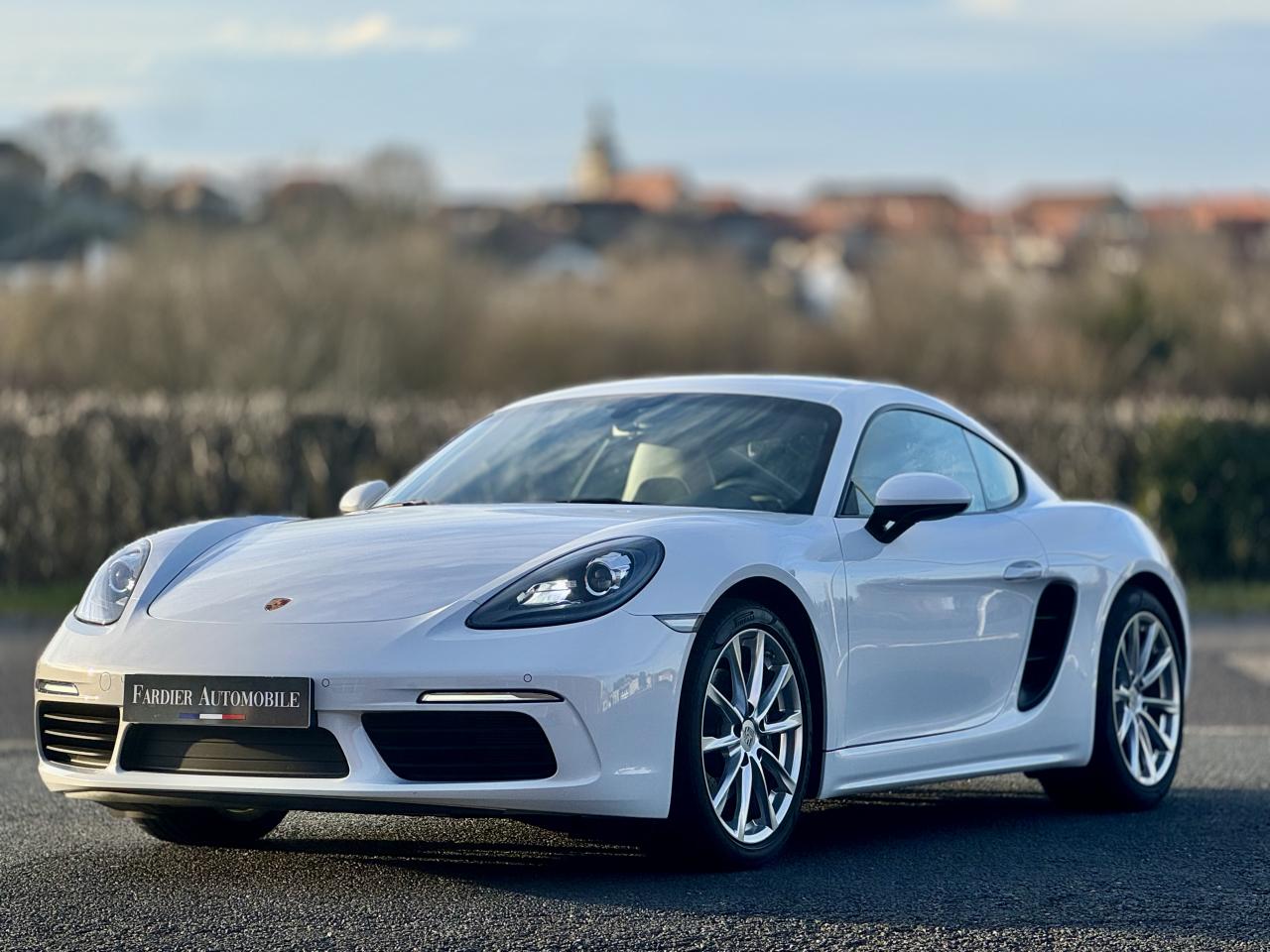 PORSCHE 718 Cayman