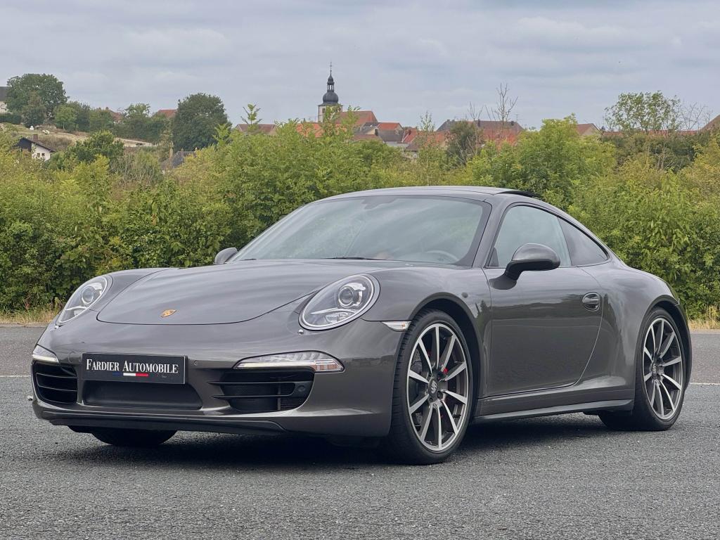 PORSCHE 911