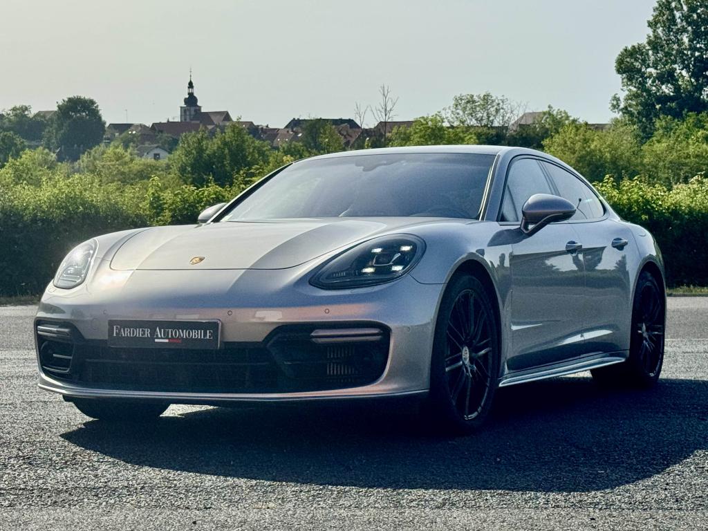 PORSCHE PANAMERA