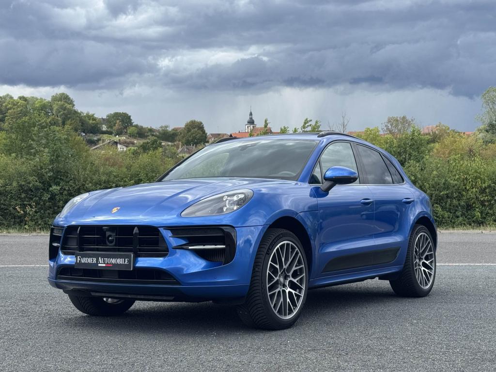 PORSCHE MACAN