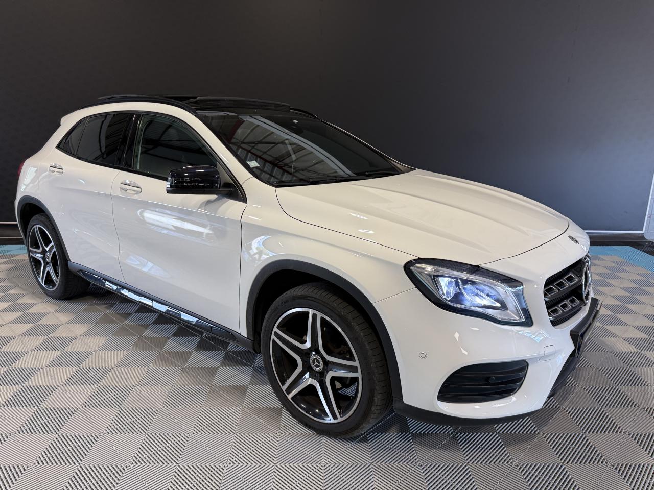 MERCEDES GLA
