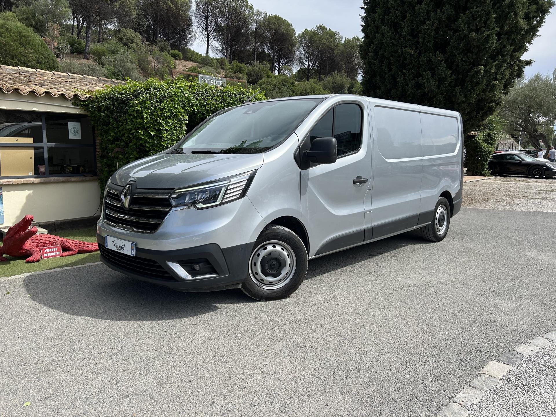 RENAULT TRAFIC