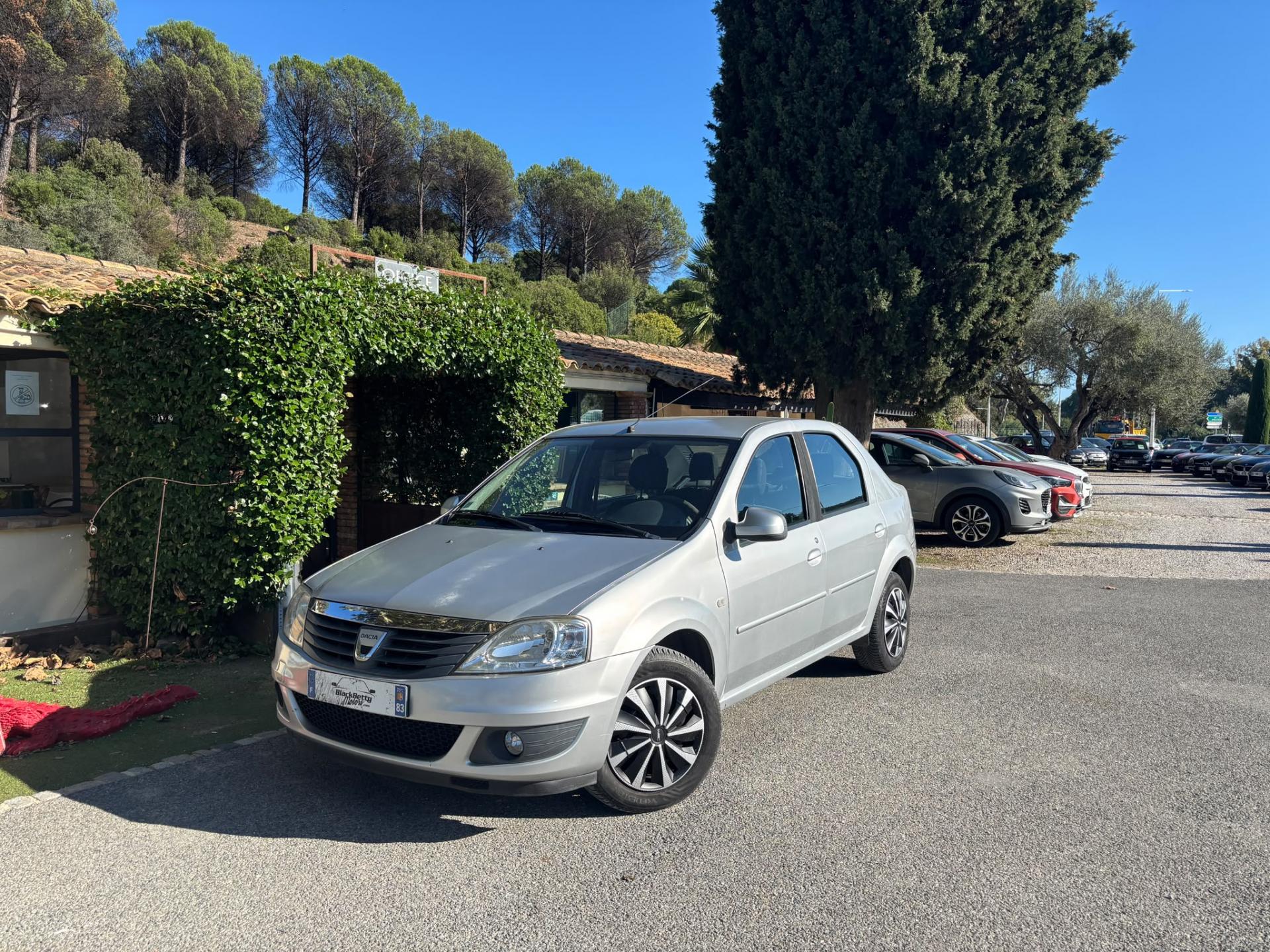 DACIA LOGAN