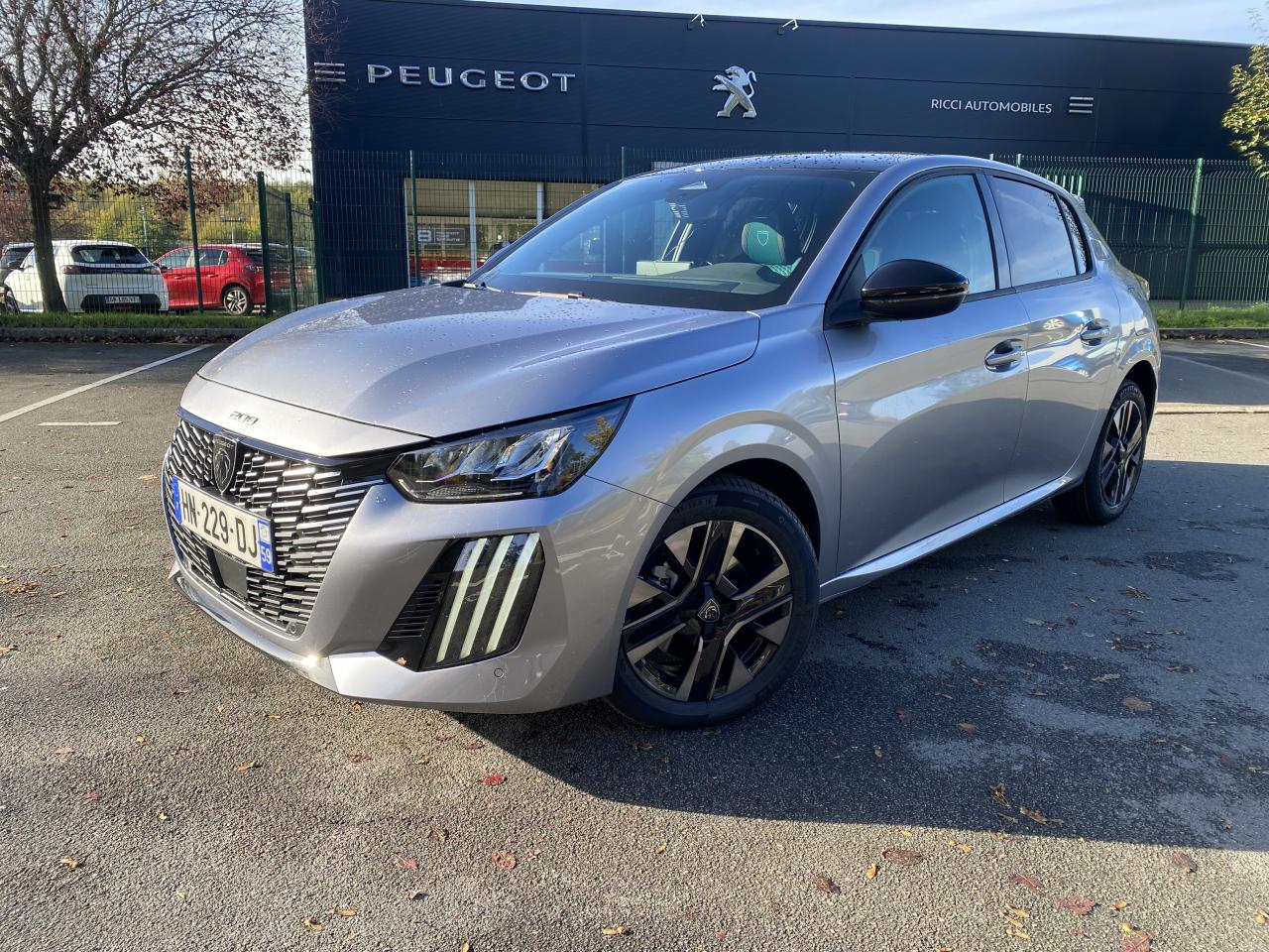 PEUGEOT 208