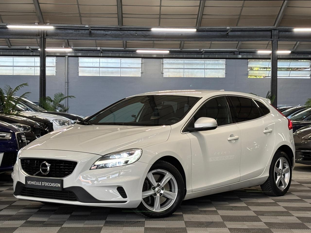 VOLVO V40