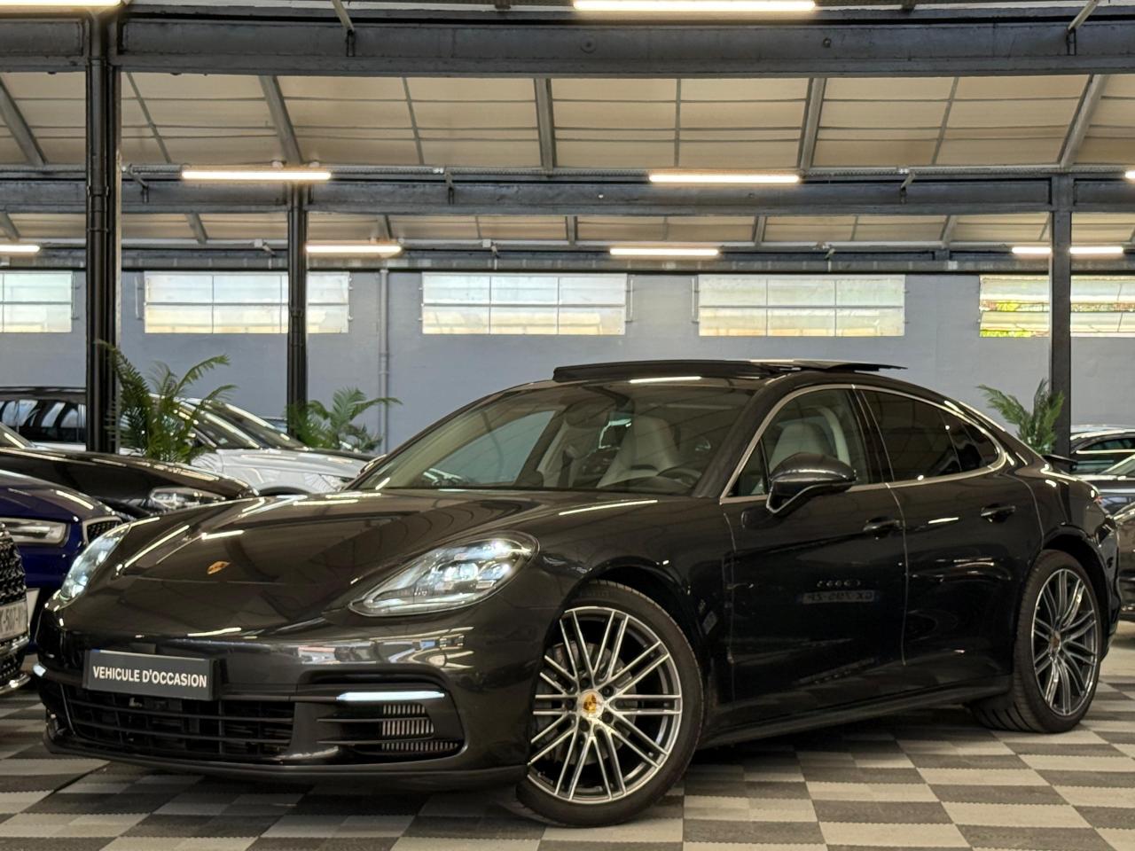 PORSCHE PANAMERA
