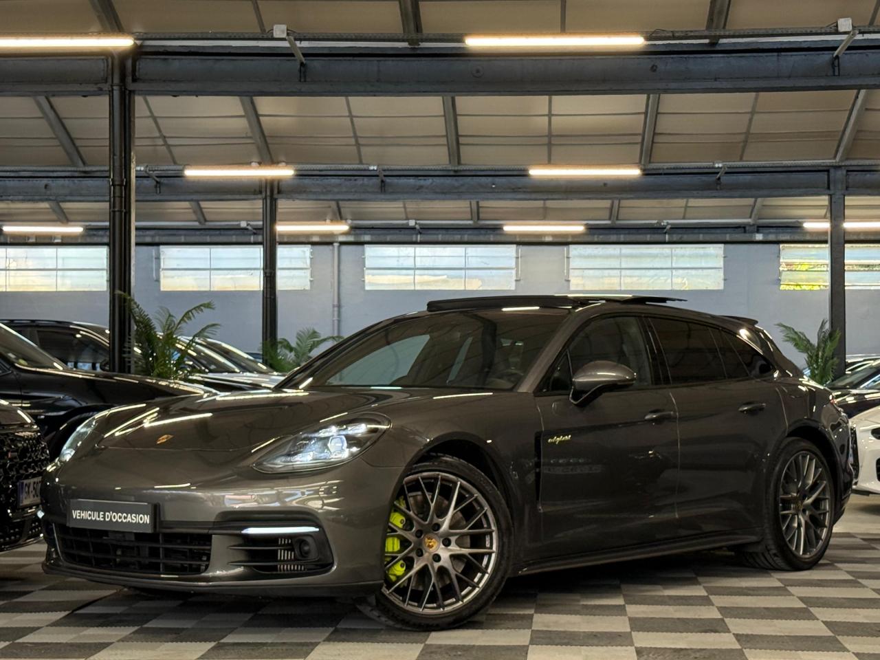 PORSCHE PANAMERA