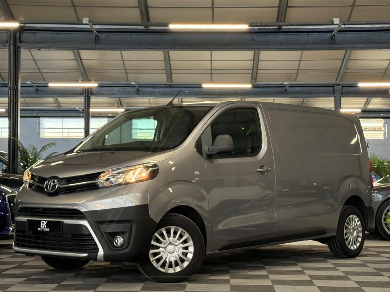 TOYOTA PROACE 2.0 120 D-4D 2018  2016 FOURGON Fourgon Medium Business PHASE 1