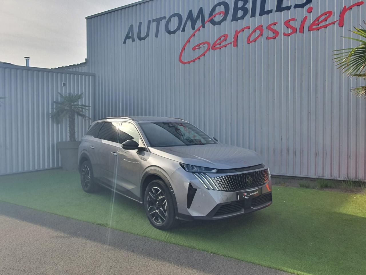PEUGEOT 5008